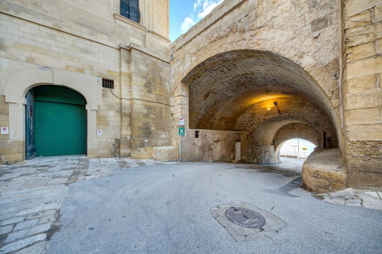 Sally Port 29 فاليتا المظهر الخارجي الصورة